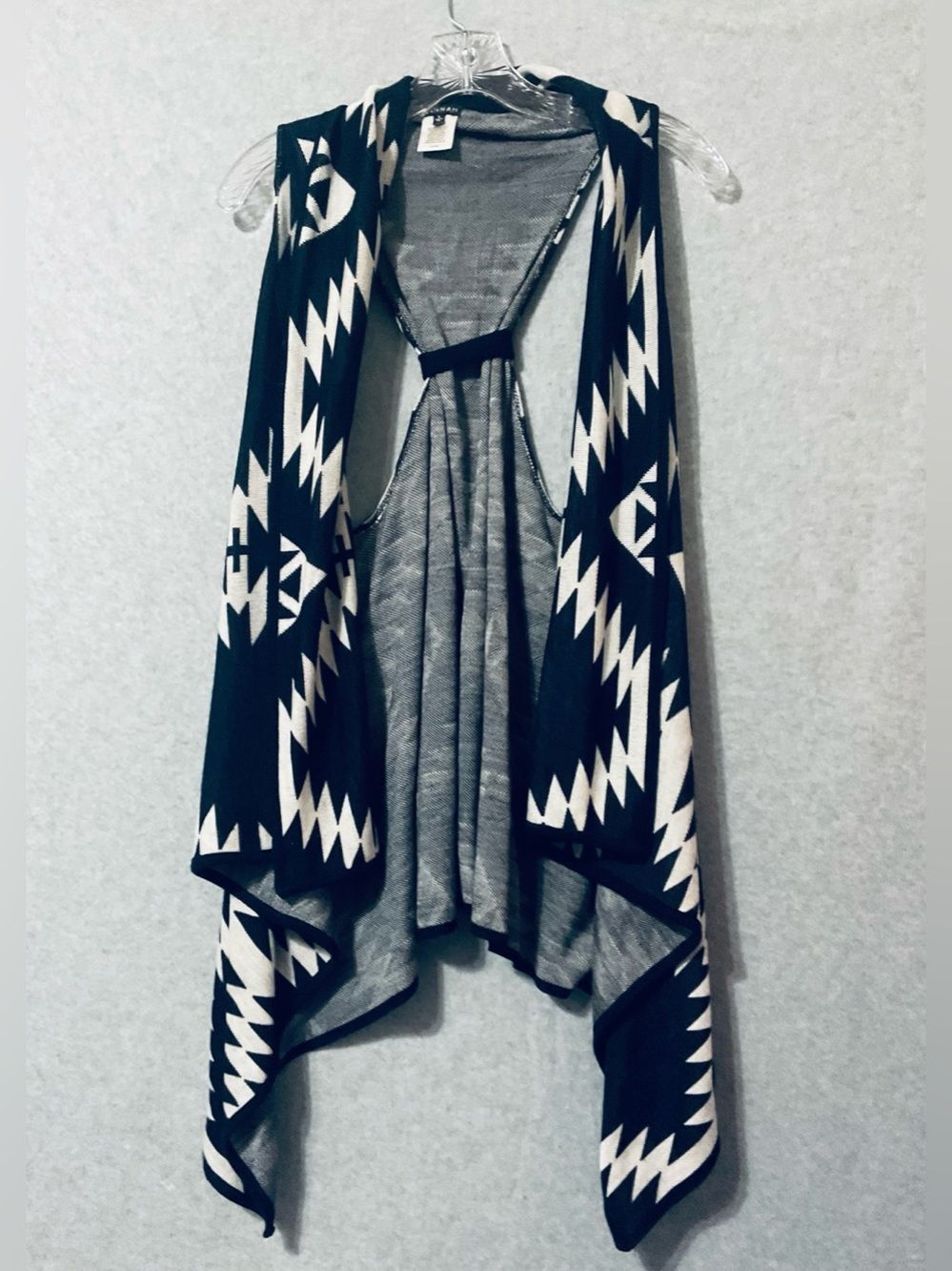 HANNAH Aztec Geometric Sleeveless Waterfall Cardigan Vest Size L
